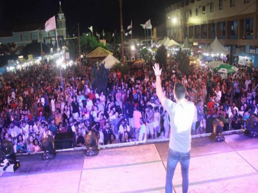 Gabriel Gava Canta E Encanta Atafona Em Sao Joao Da Barra Portal Ozk gabriel gava canta e encanta atafona