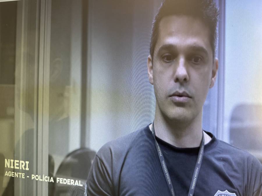 Aeroporto: Área Restrita: agente da PF suspeito de contrabando participou  de série de TV sobre combate ao crime em aeroportos